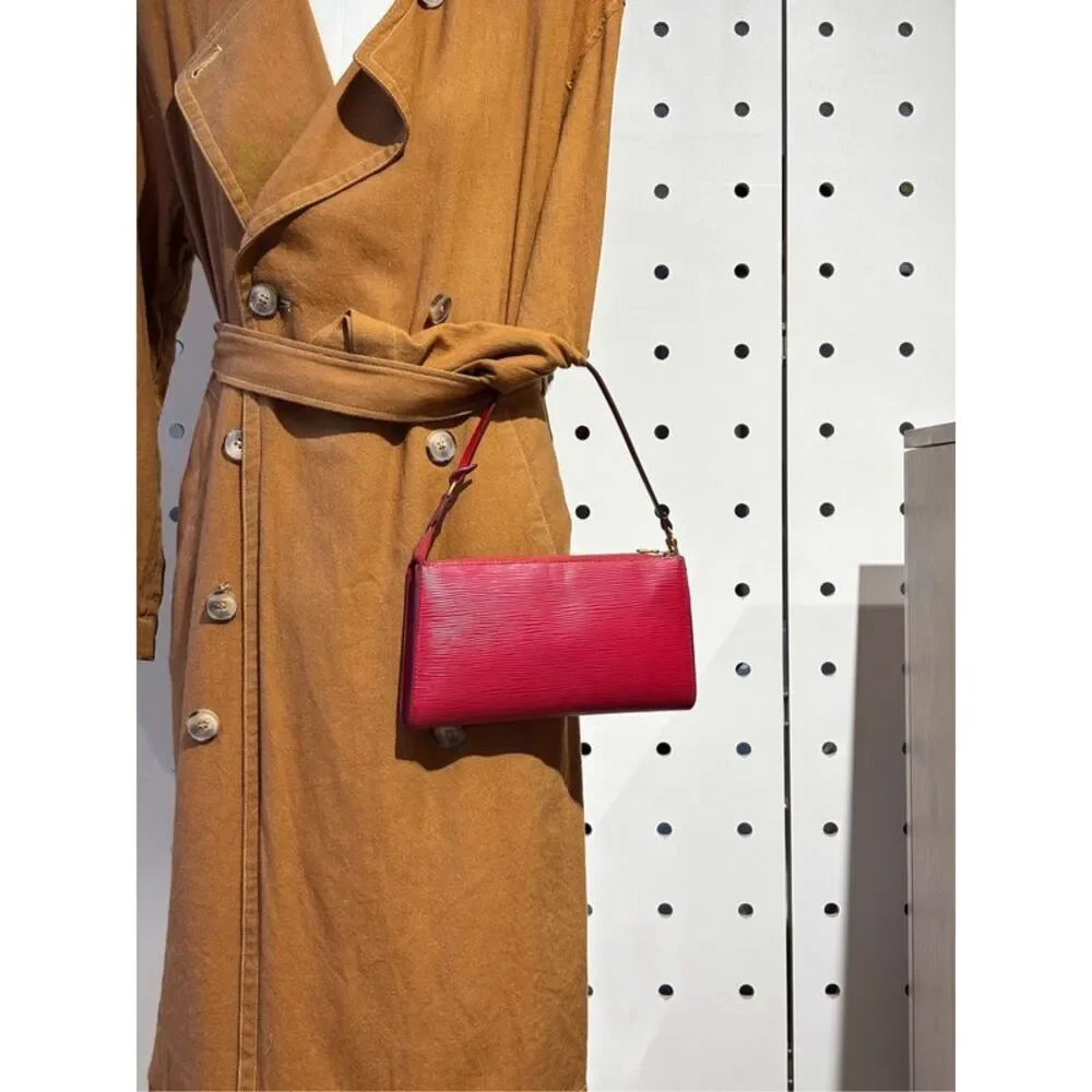 Louis Vuitton Women Pre-Loved Bag Very Good Condition